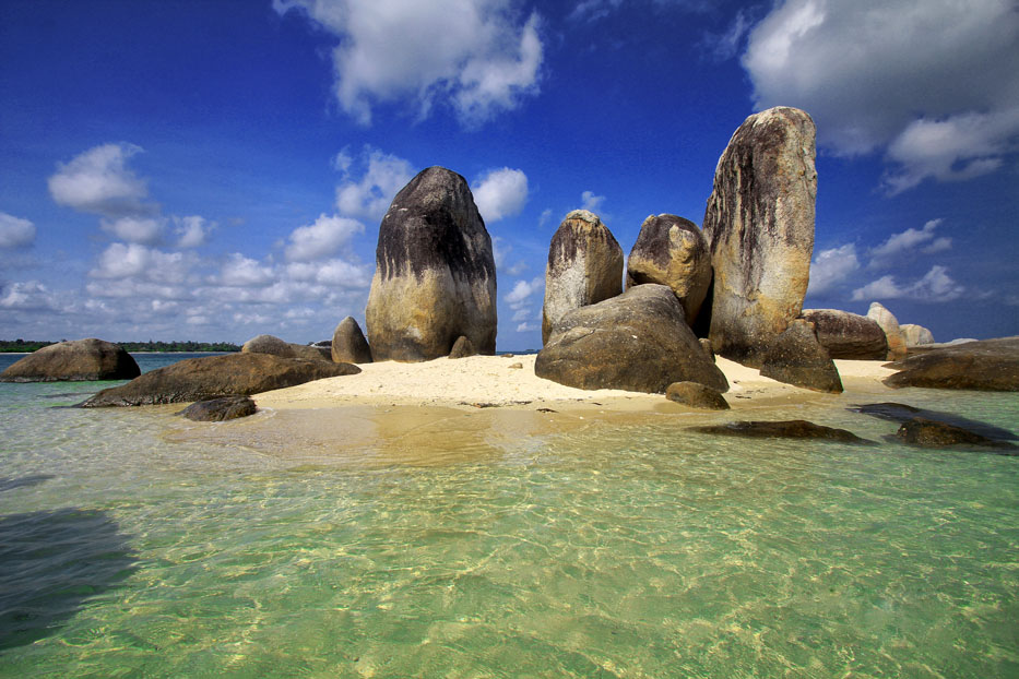pulau Batu Berlayar belitung